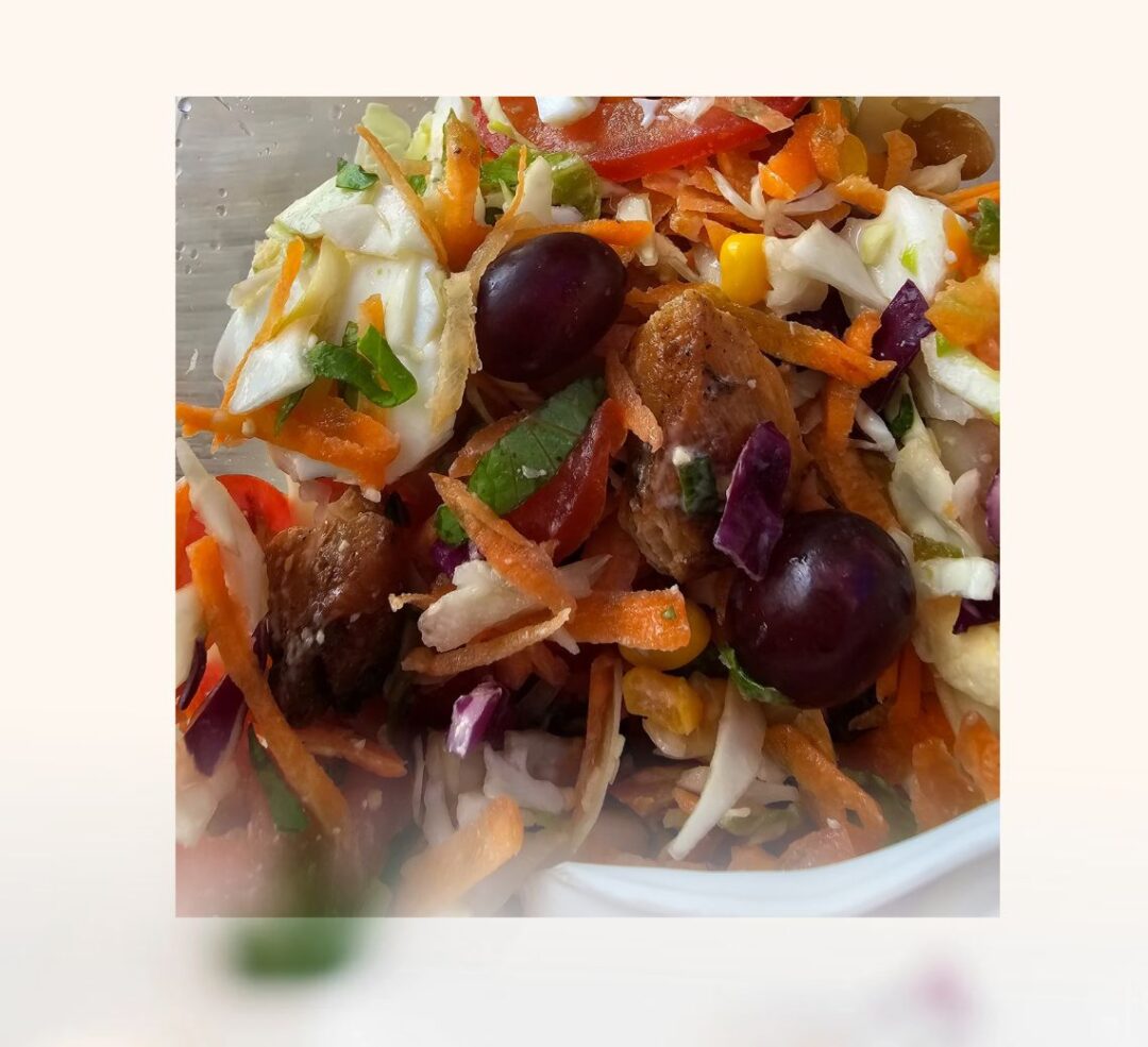 1000ml bowl of assorted fresh fruits by Ujayzfood in Asaba