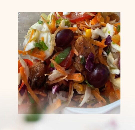 1000ml bowl of assorted fresh fruits by Ujayzfood in Asaba